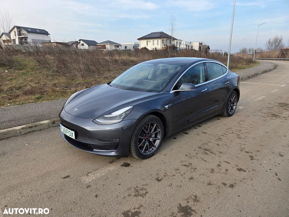 Tesla Model 3 - 3