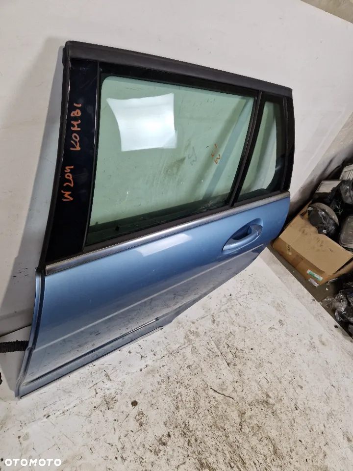 Mercedes C klasa W204 kombi drzwi lewe tylne 230. - 3