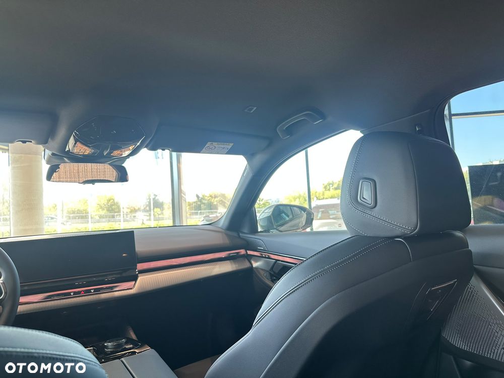 BMW Seria 5 520d xDrive mHEV - 26