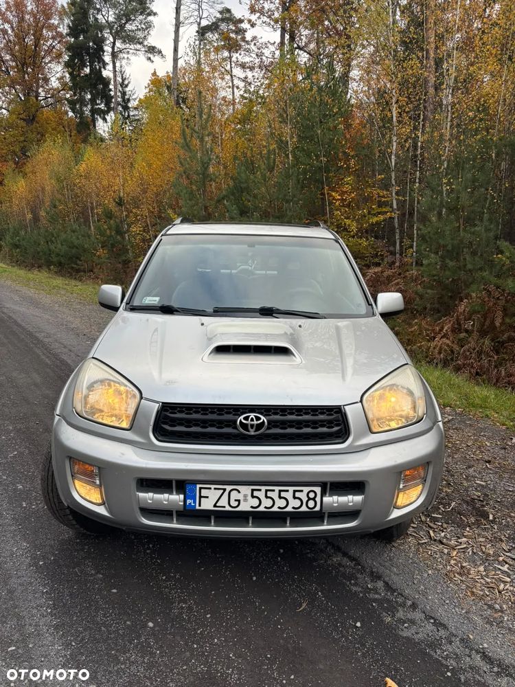 Toyota RAV4 - 1