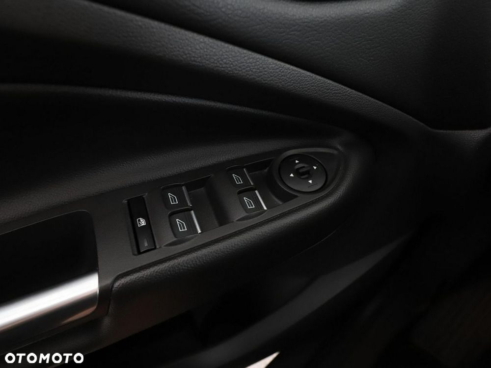 Ford Kuga 1.5 EcoBoost 2x4 Trend - 28