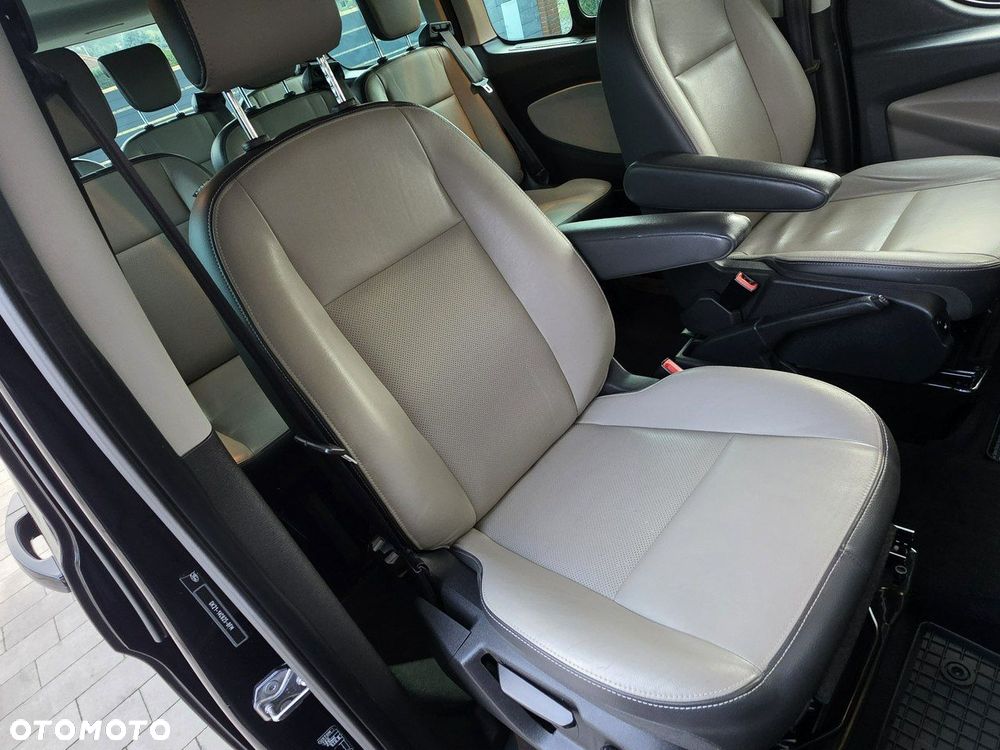 Ford Tourneo Custom - 17