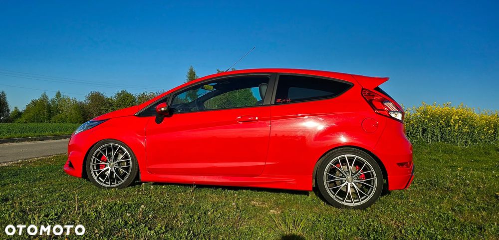 Ford Fiesta 1.6 EcoBoost ST - 16