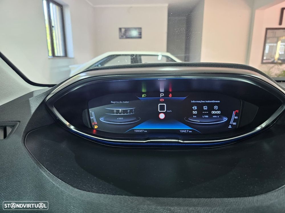 Peugeot 5008 1.5 BlueHDi Allure Pack EAT8 - 28