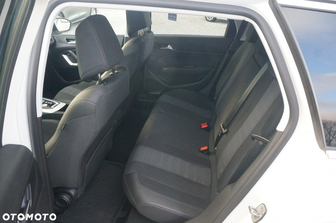 Peugeot 308 1.5 BlueHDi Allure Pack S&S EAT8 - 25