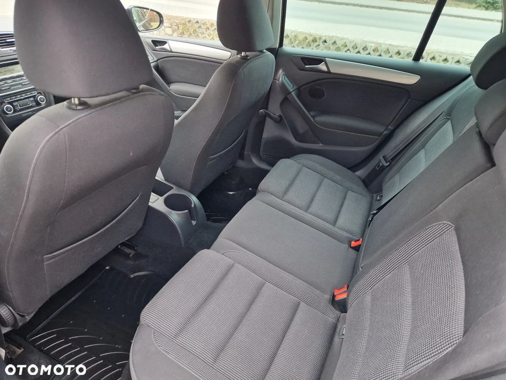 Volkswagen Golf - 24