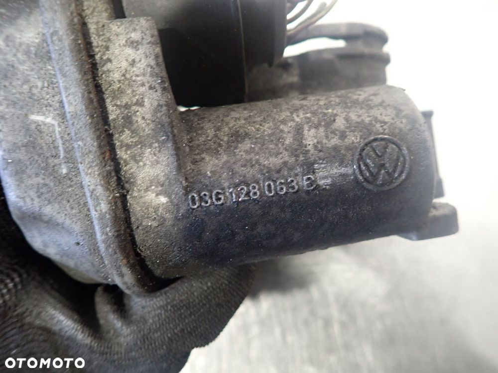 PRZEPUSTNICA VOLKSWAGEN PASSAT B6 03G128063C - 4