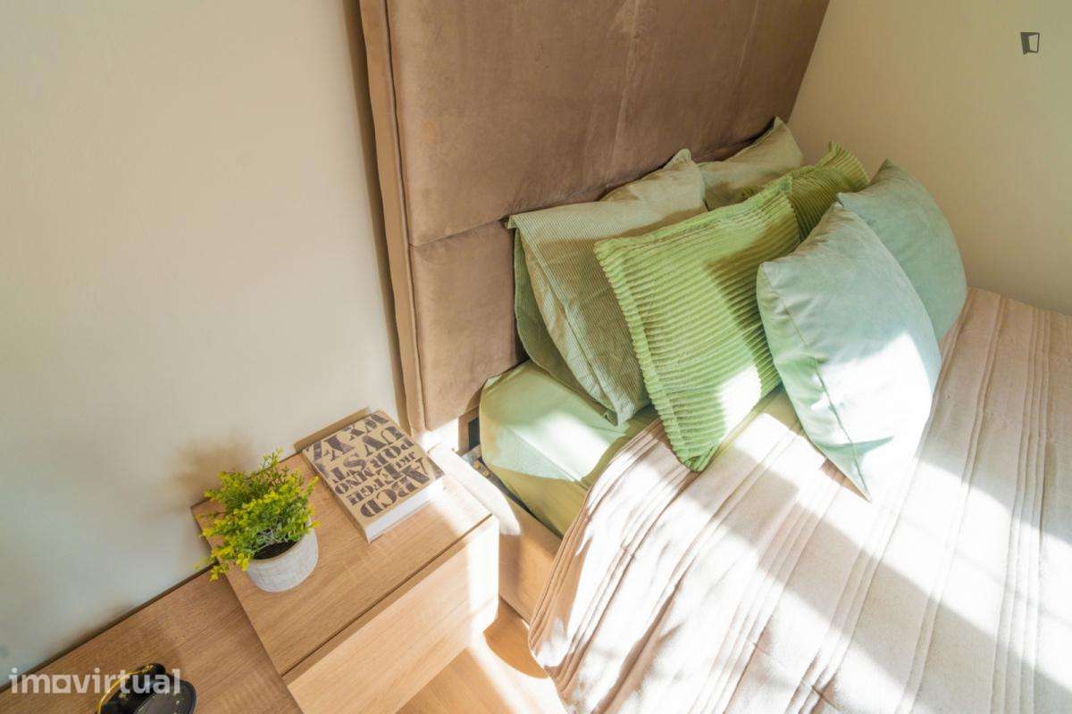 Quarto - localizado em Santos Lisbon - Grande imagem: 5/15