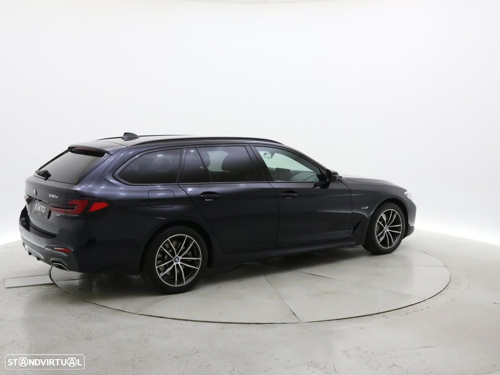 BMW 530 e Pack Desportivo M — fotografia 7