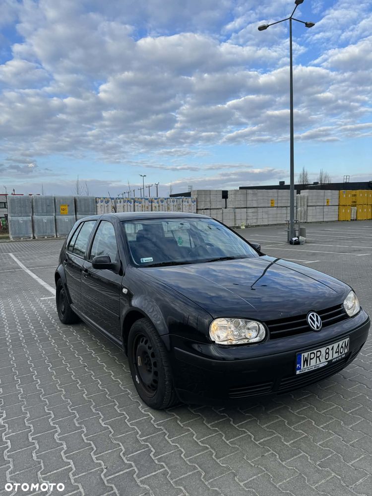 Volkswagen Golf 1.4 Basis - 2