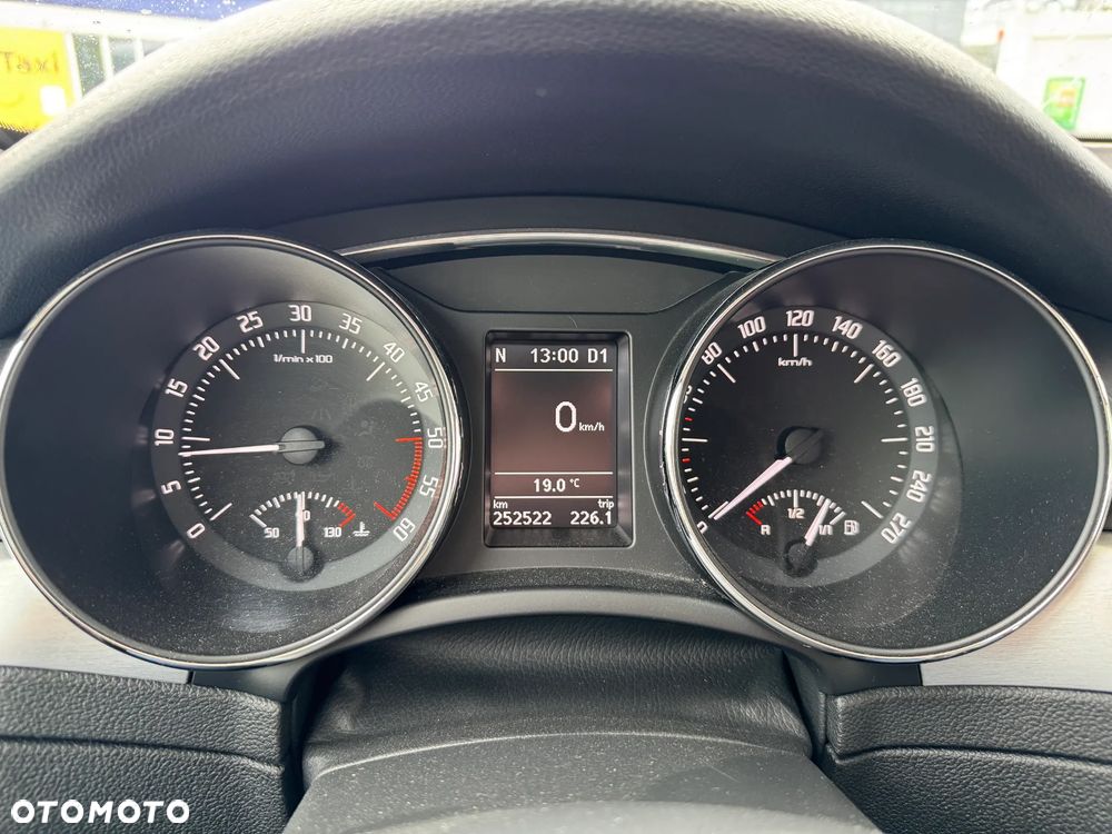 Skoda Superb 2.0 TDI Business DSG - 12