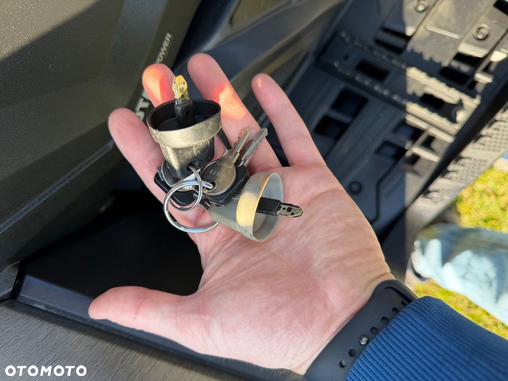 Can-Am Outlander Max - 16