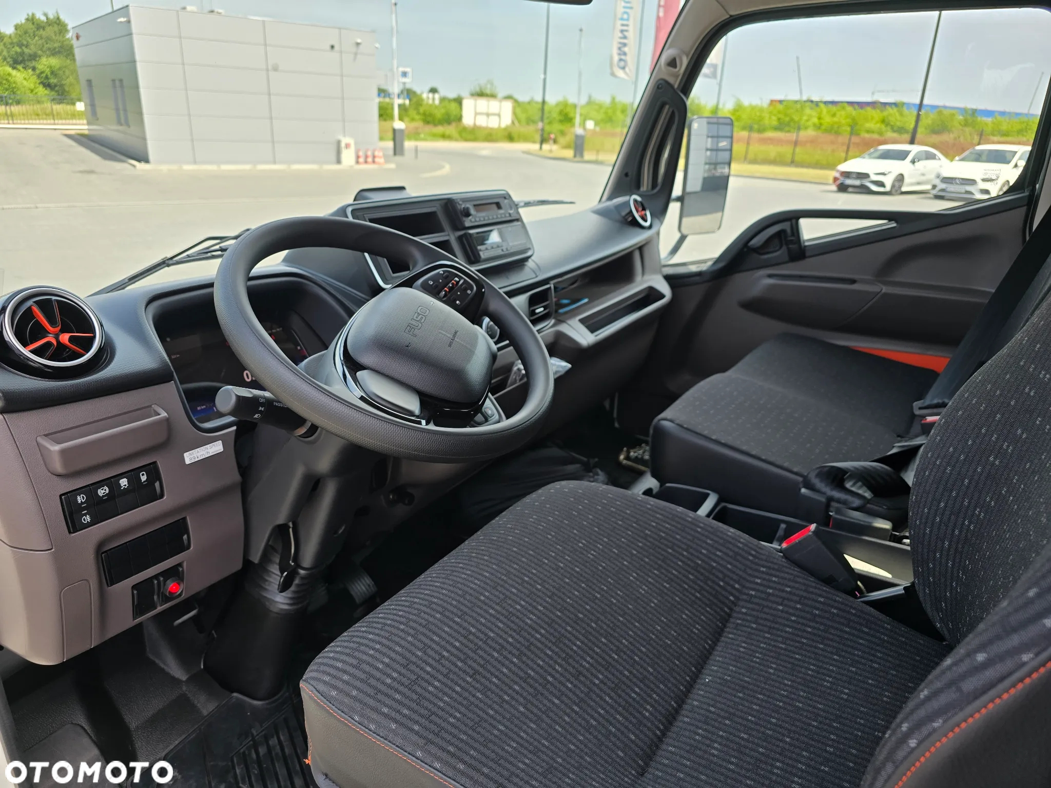 FUSO eCANTER 7C18e - 10