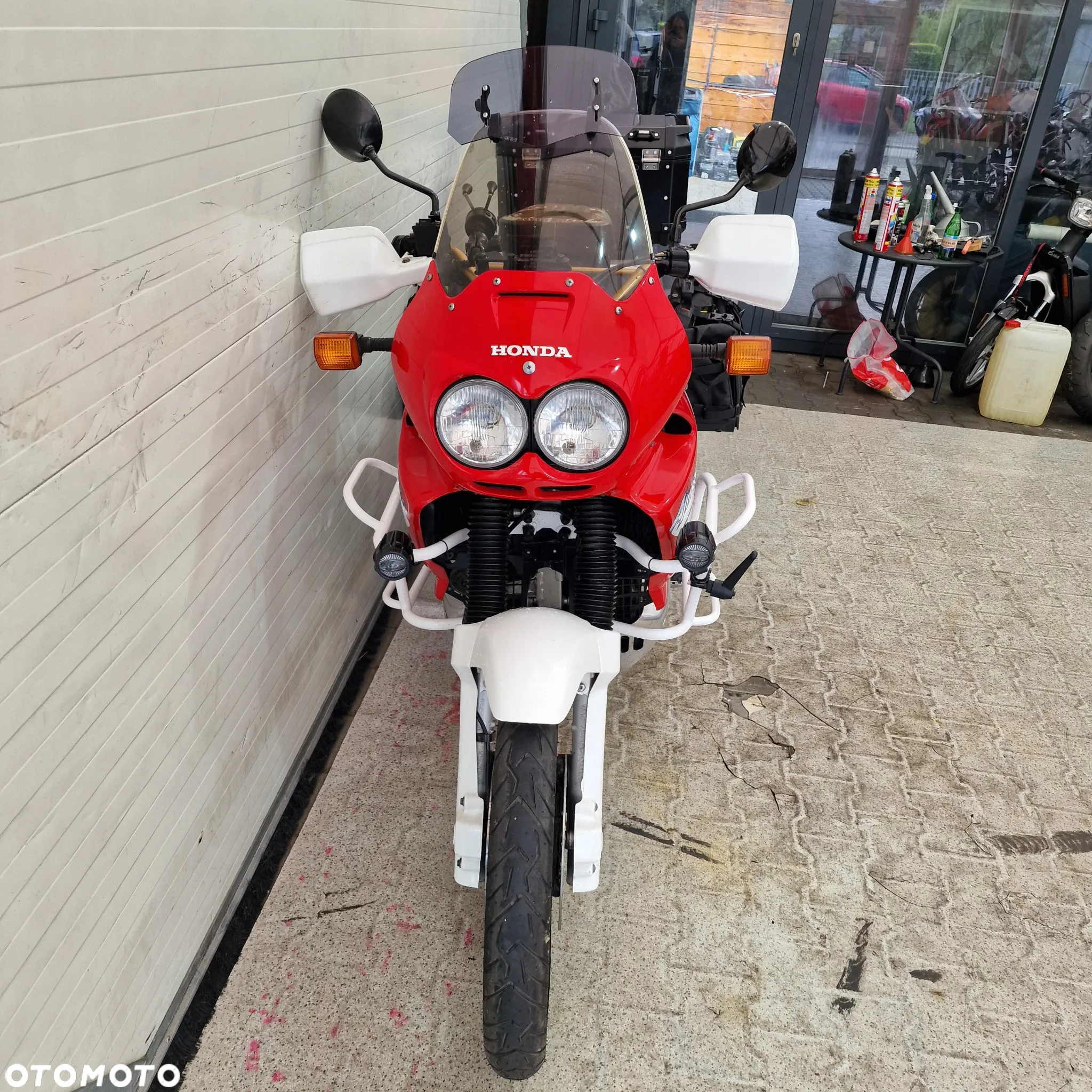 Honda XRV - 15