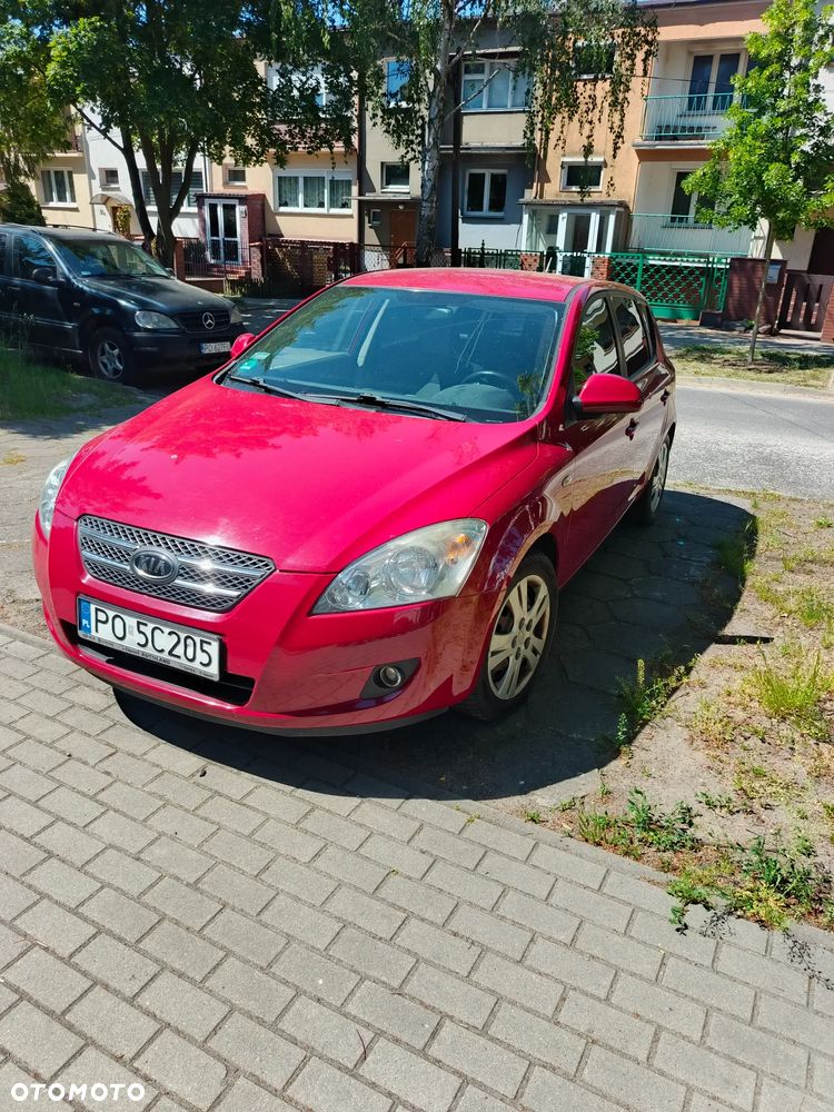 Kia Ceed 1.4 Comfort - 1