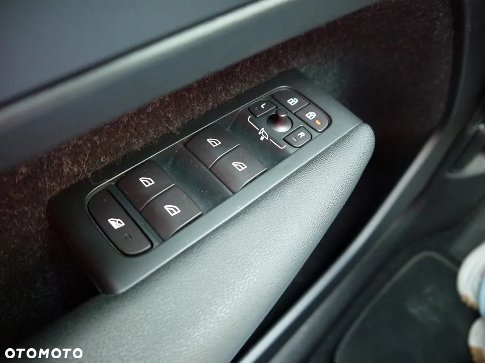 Volvo XC 40 T3 Momentum - 28
