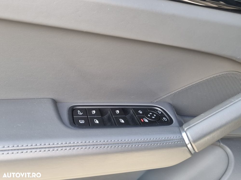 Porsche Cayenne E-Hybrid Tiptronic S - 20