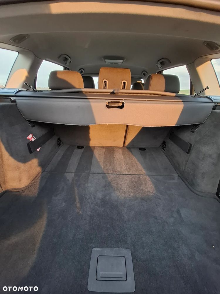 BMW Seria 3 320i - 14