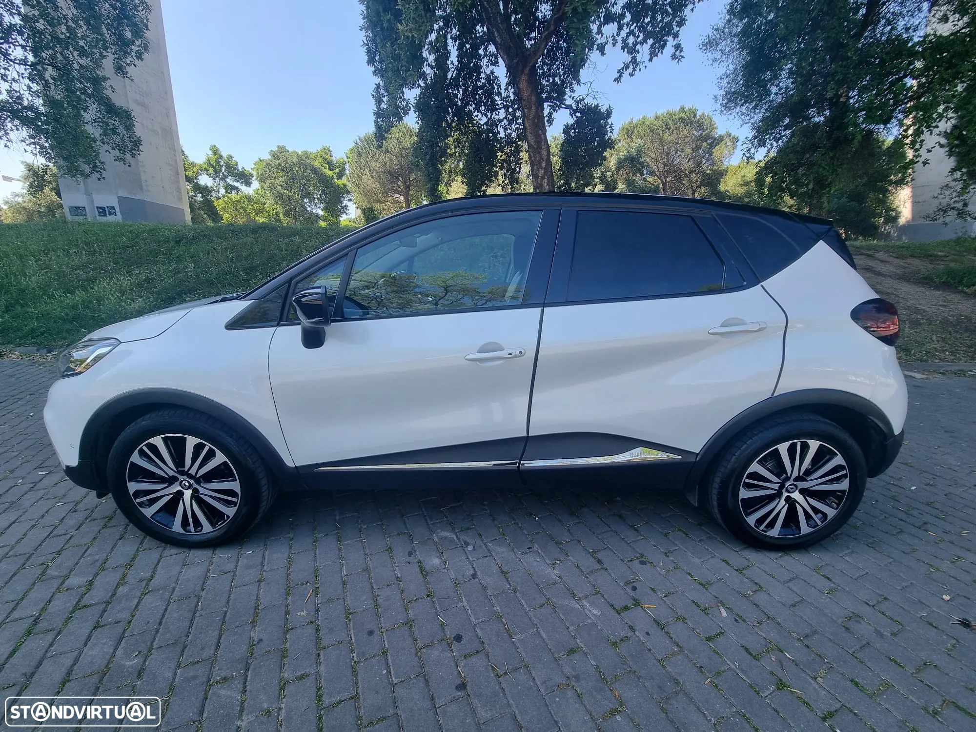 Renault Captur 1.5 dCi Initiale Paris EDC - 2
