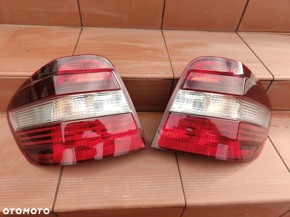 MERCEDES ML W164 LIft 08-11 Lampa Tylna Lewa Prawa Tył - 1