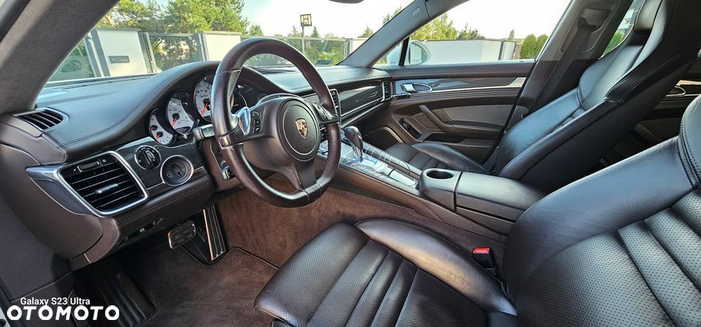 Porsche Panamera Turbo - 24