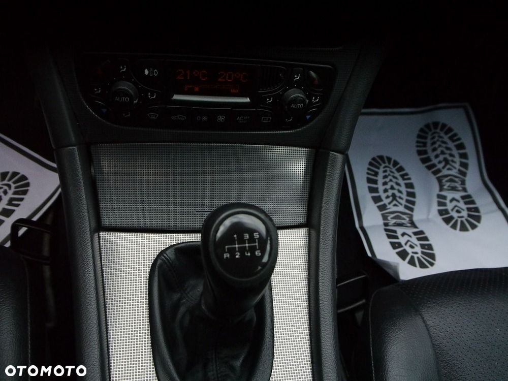 Mercedes-Benz Klasa C 200 Kompressor Avantgarde Sport Edition - 25