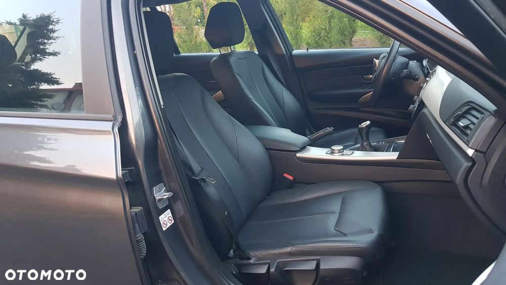BMW Seria 3 - 32