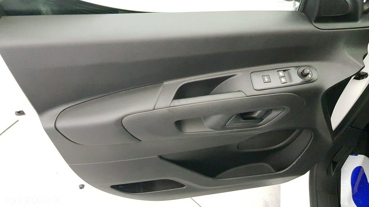 Toyota Proace City - 16