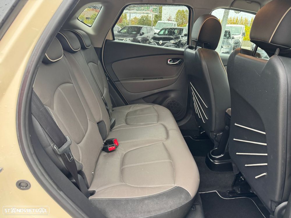 Renault Captur 1.2 TCe Exclusive EDC - 14