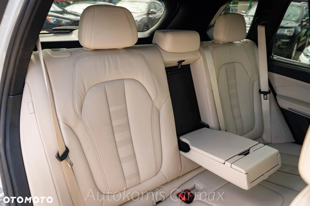 BMW X5 xDrive45e - 24
