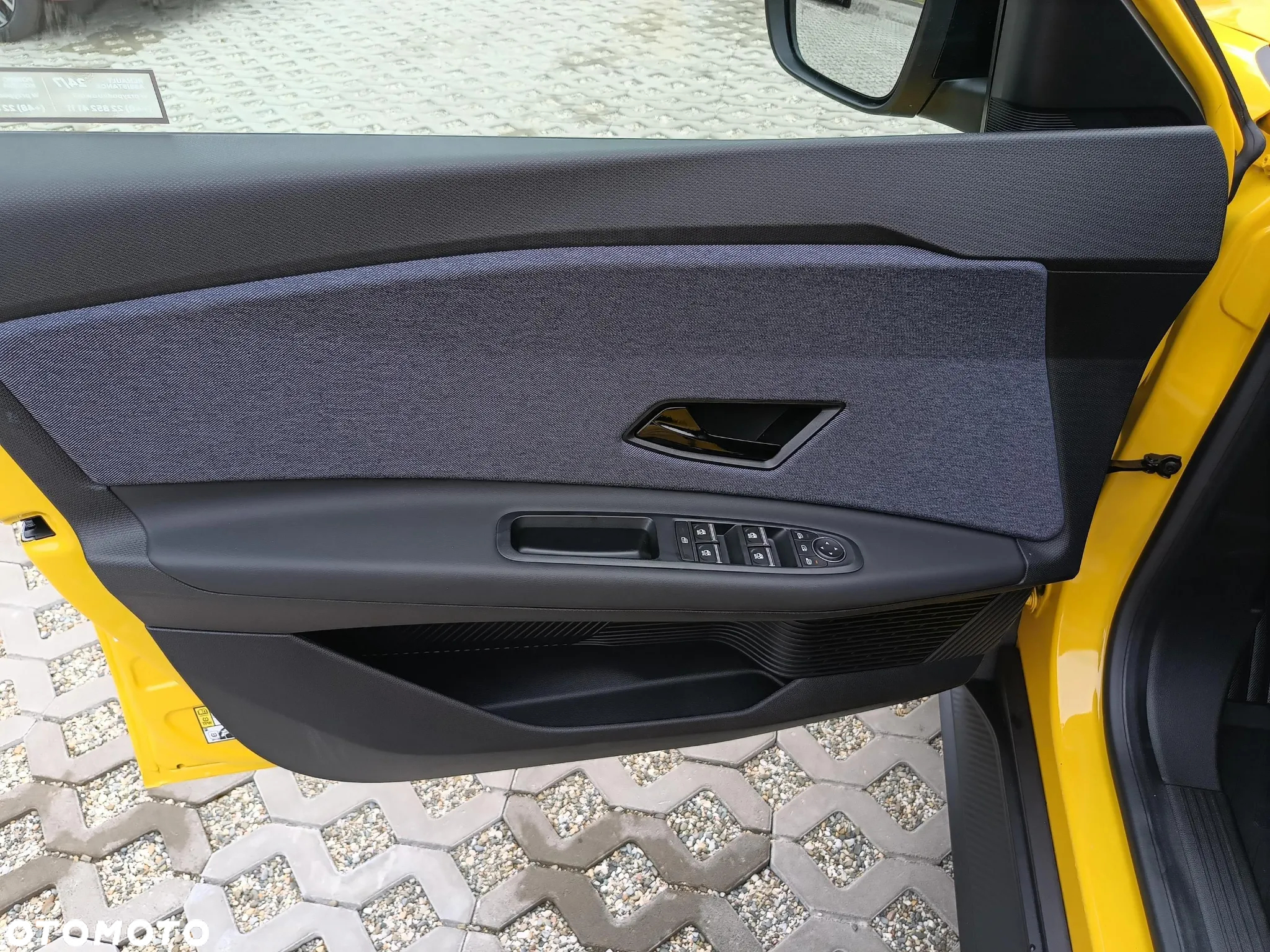 Renault 5 40kWh Urban Range Techno - 10