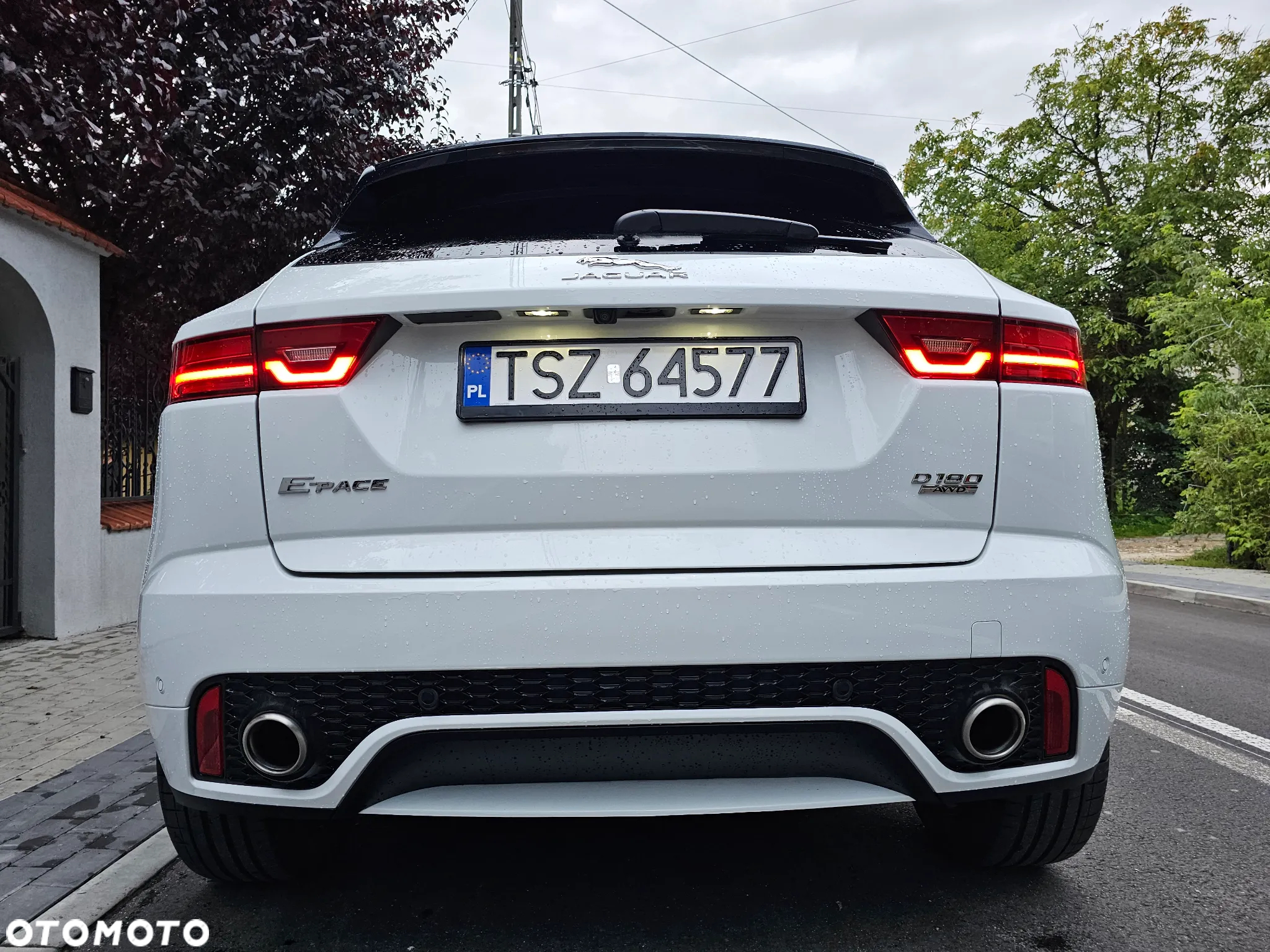 Jaguar E-Pace D180 AWD R-Dynamic - 11