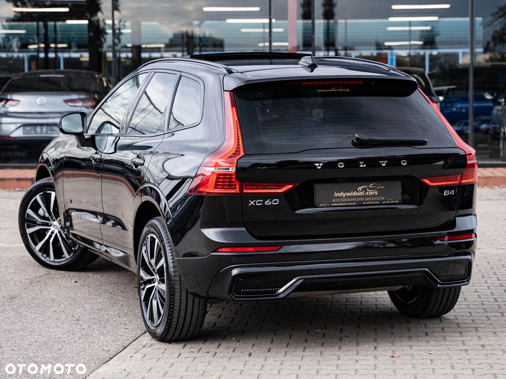 Volvo XC 60 B4 B Plus Dark - 4