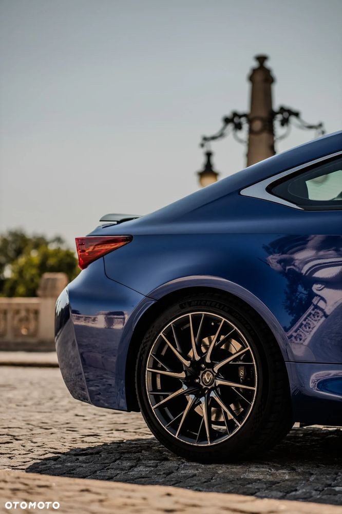 Lexus RC F Carbon - 12
