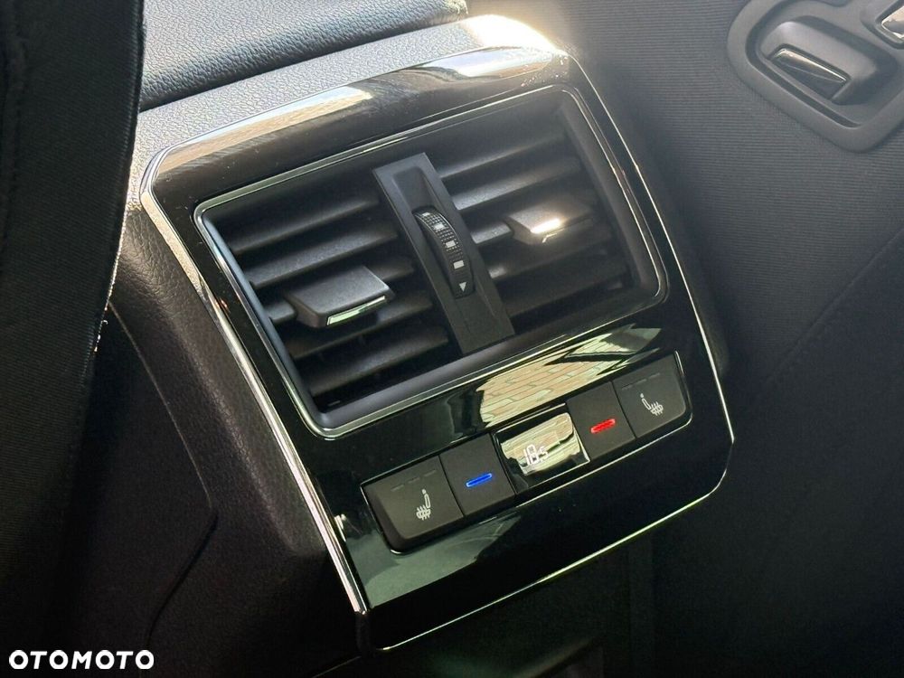 Skoda Superb 2.0 TDI SCR Style DSG - 30