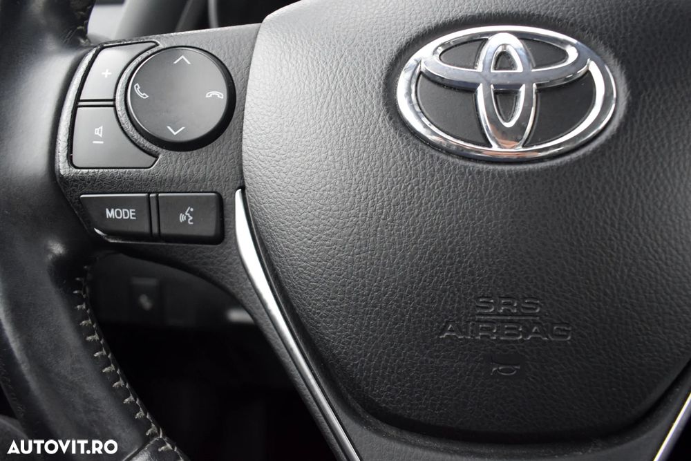 Toyota Auris 1.8 VVT-i Automatik Design Edition - 24