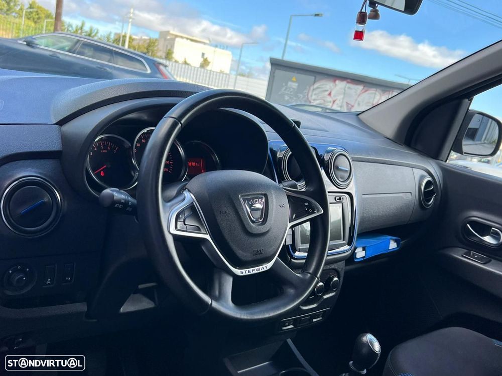 Dacia Lodgy 1.5 Blue dCi Stepway 7L - 7