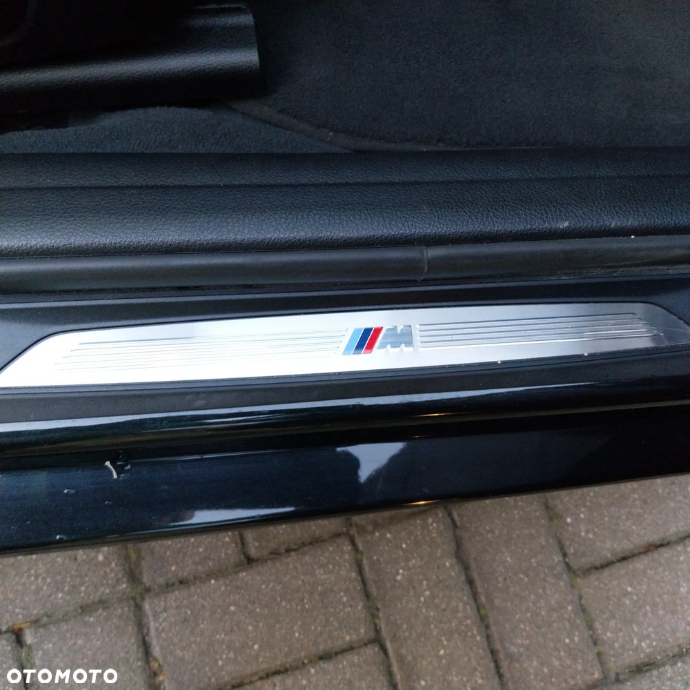BMW Seria 3 330i xDrive M Sport - 28