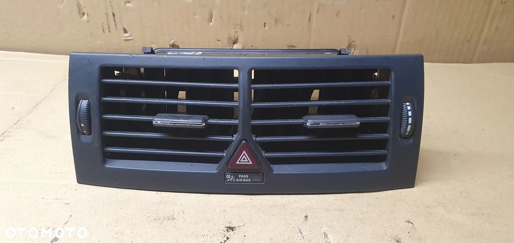 Kratka nawiewu środkowa Mercedes A-Klasa W169 A1698300054 - 1
