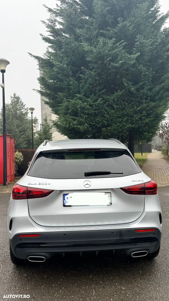 Mercedes-Benz GLA 200 d 4MATIC Aut. - 4