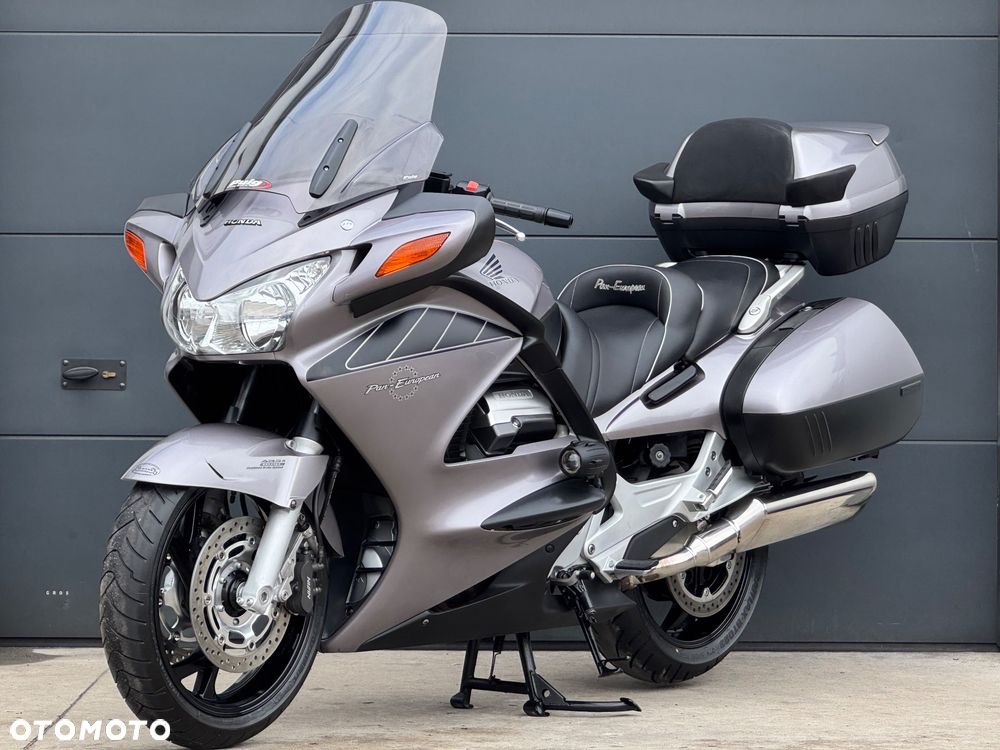 Honda ST - 25