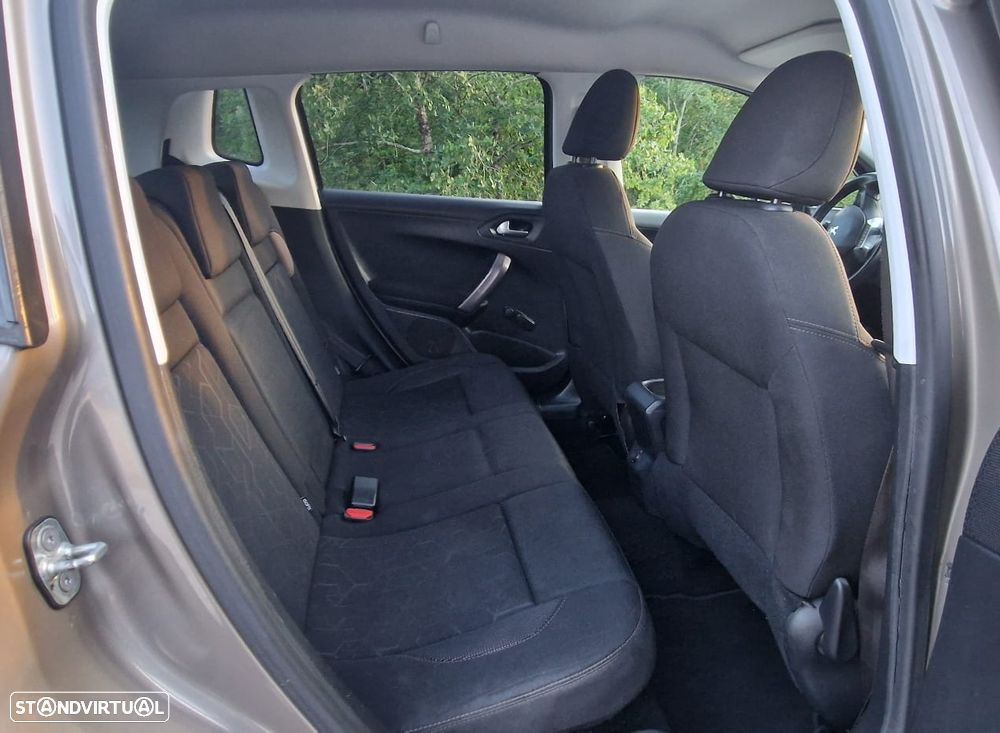 Peugeot 2008 1.6 BlueHDi Style - 11