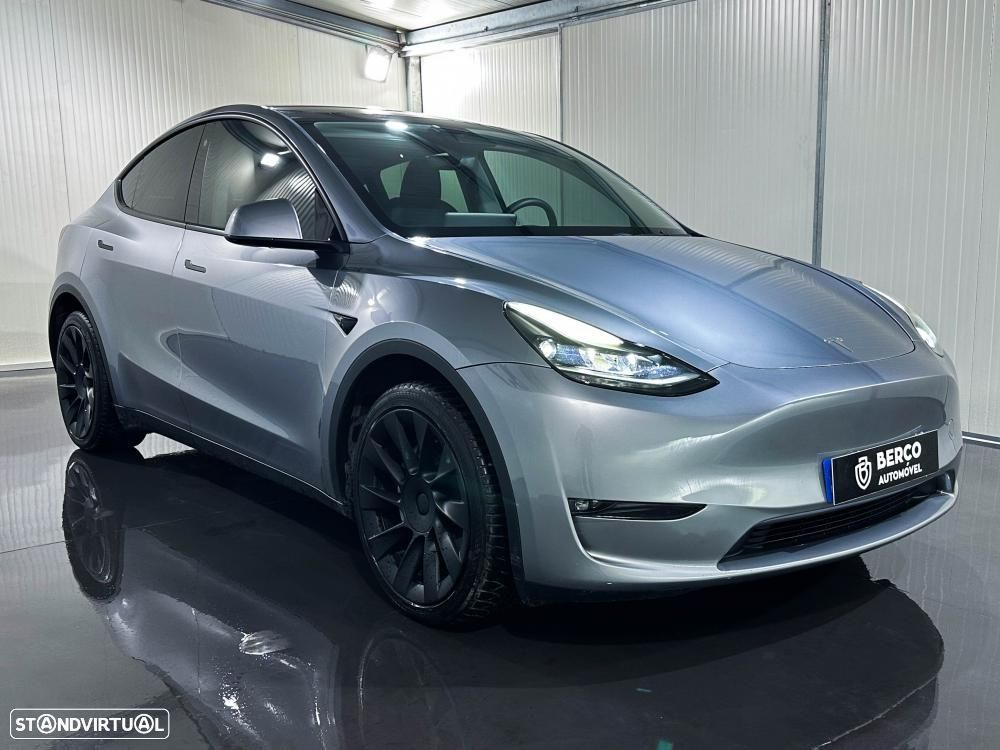 Tesla Model Y Long Range Dual Motor AWD - 4