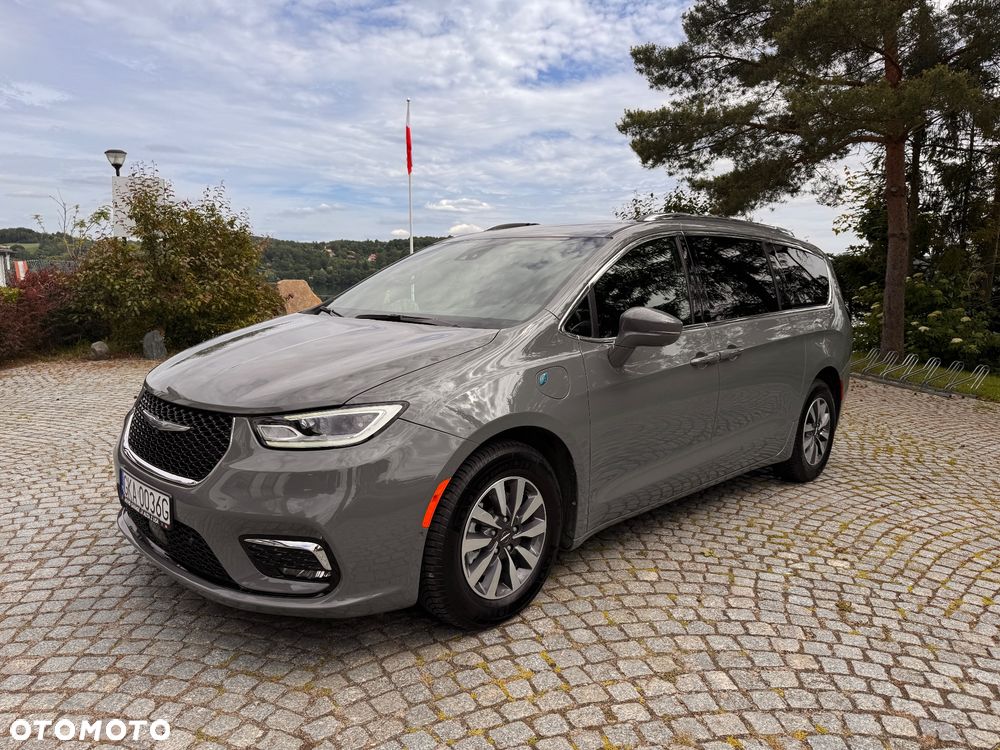 Chrysler Pacifica - 2