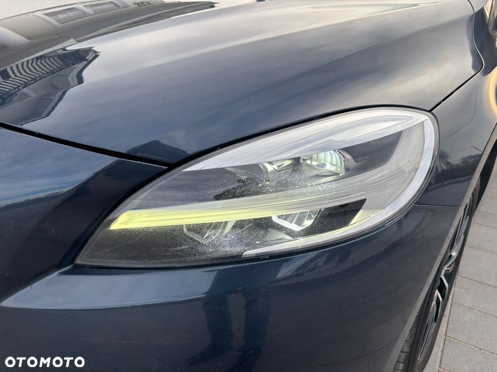 Volvo V40 D3 Geartronic RDesign - 35