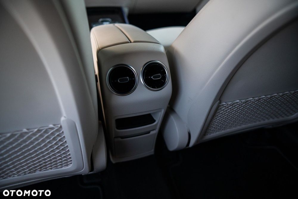 Mercedes-Benz GLB 200 Progressive 7G-DCT - 18