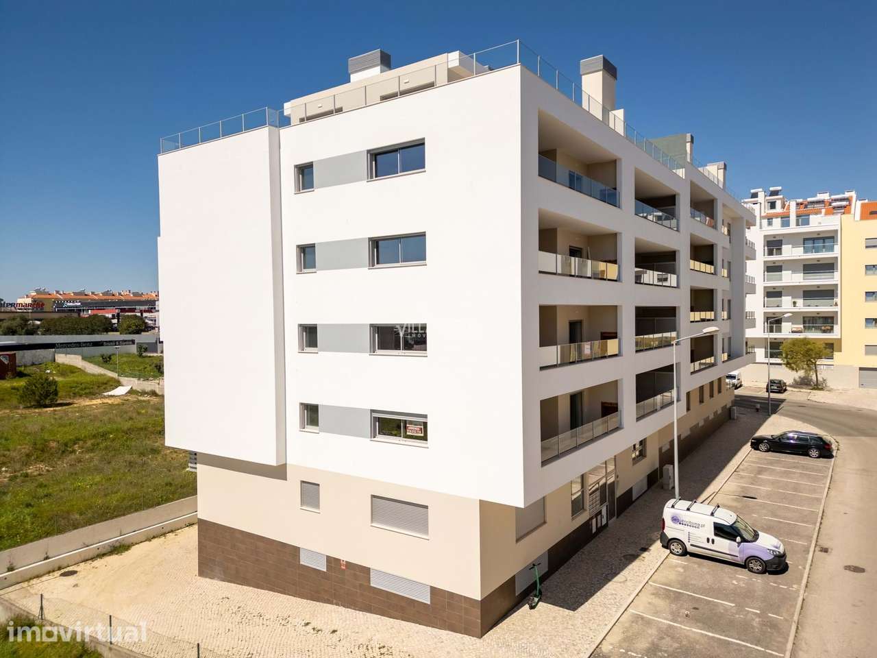 Último Apartamento T3 Novo com 3 frentes e 1 parqueamento inserido no - Grande imagem: 5/49