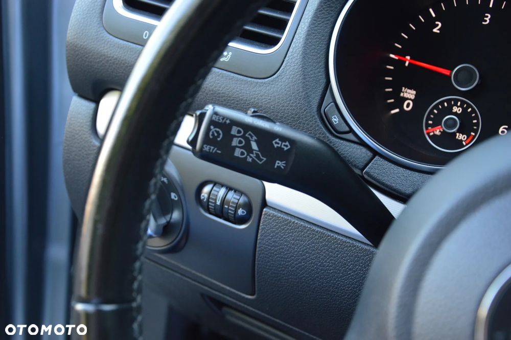 Volkswagen Golf - 24