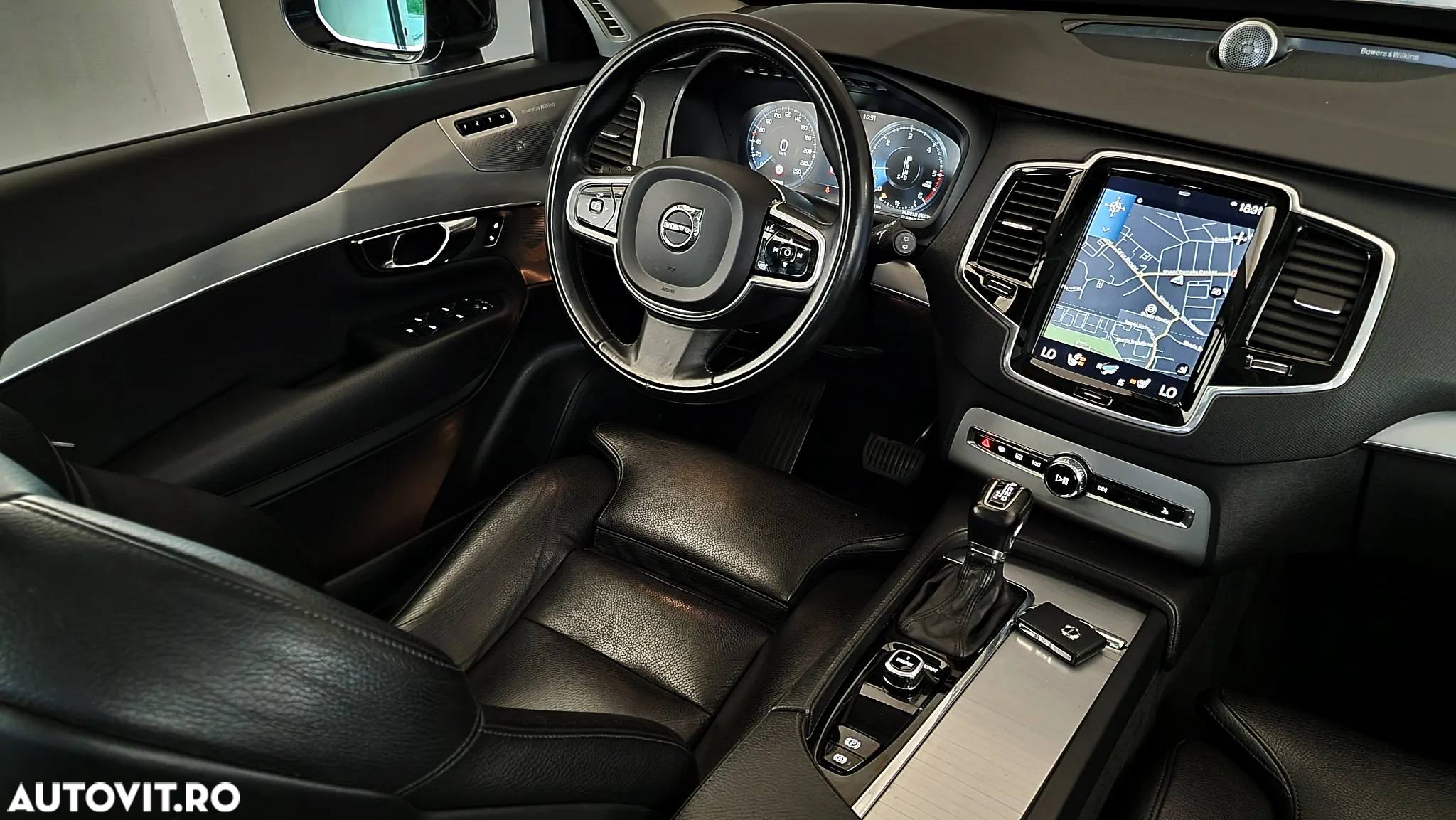 Volvo XC 90 B5 D AWD Geartronic Momentum Pro - 29