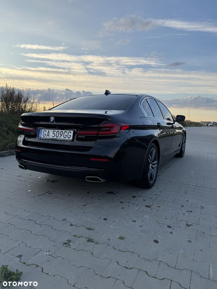 BMW Seria 5 518d - 35